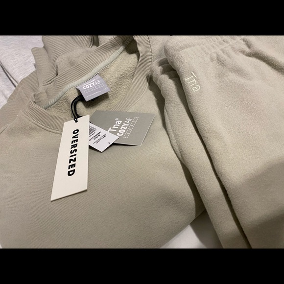 Aritzia Tna Sweatsuits *SOLD* - Picture 11 of 11
